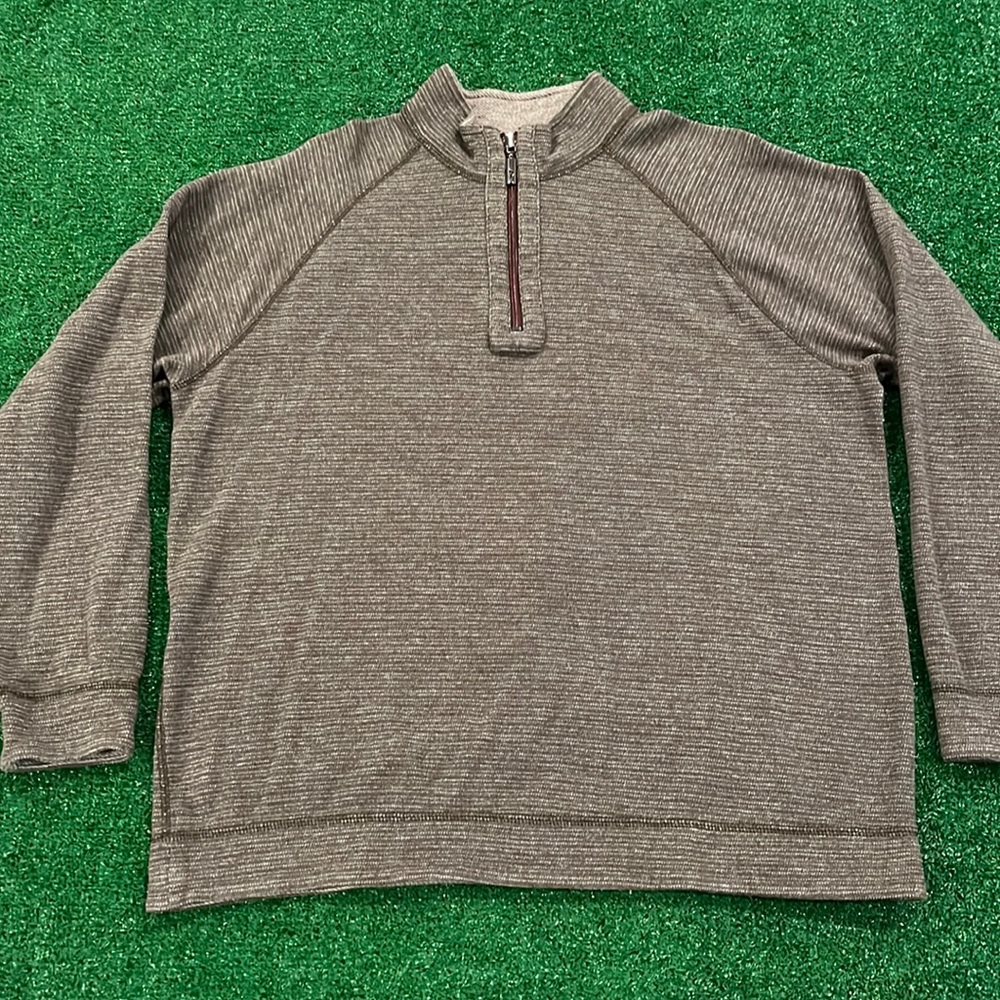 Mens Tommy Bahama quarter zip pullover. Size tag removed, Measures to Medium.